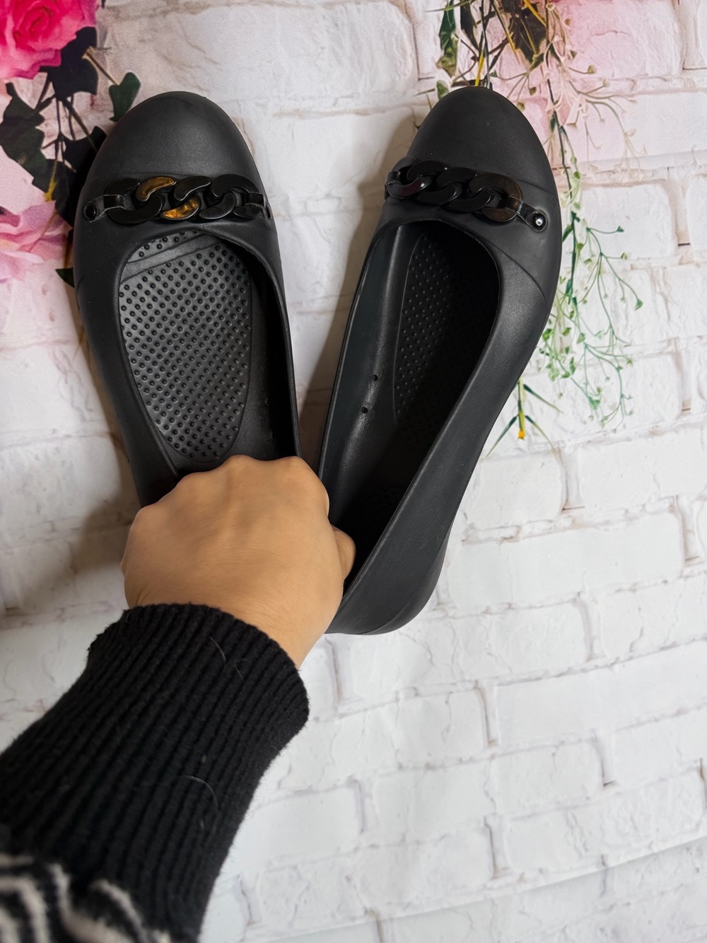 CROCS Black Gianna chain link ballet flats